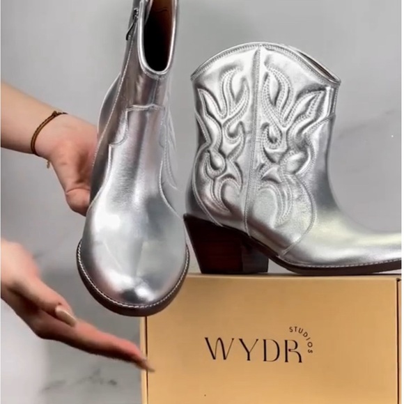 Silver Jolene Embroidered Western Leather Ankle Boots - Picture 6 of 11